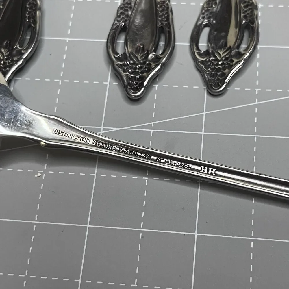 (4) Oneida HH Distinction Deluxe Raphael Stainless Iced Dessert Teaspoons